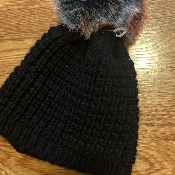Kyi Kyi Classic Fur Multi Color Pom NEW